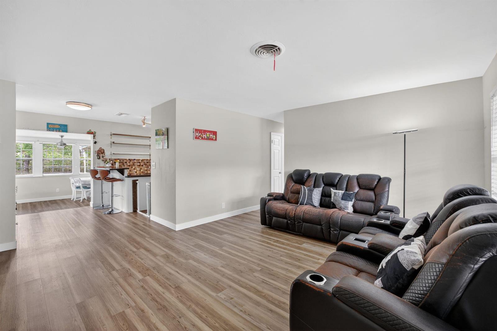 633 NW 30th Street, Wilton Manors FL 33311 photo 3
