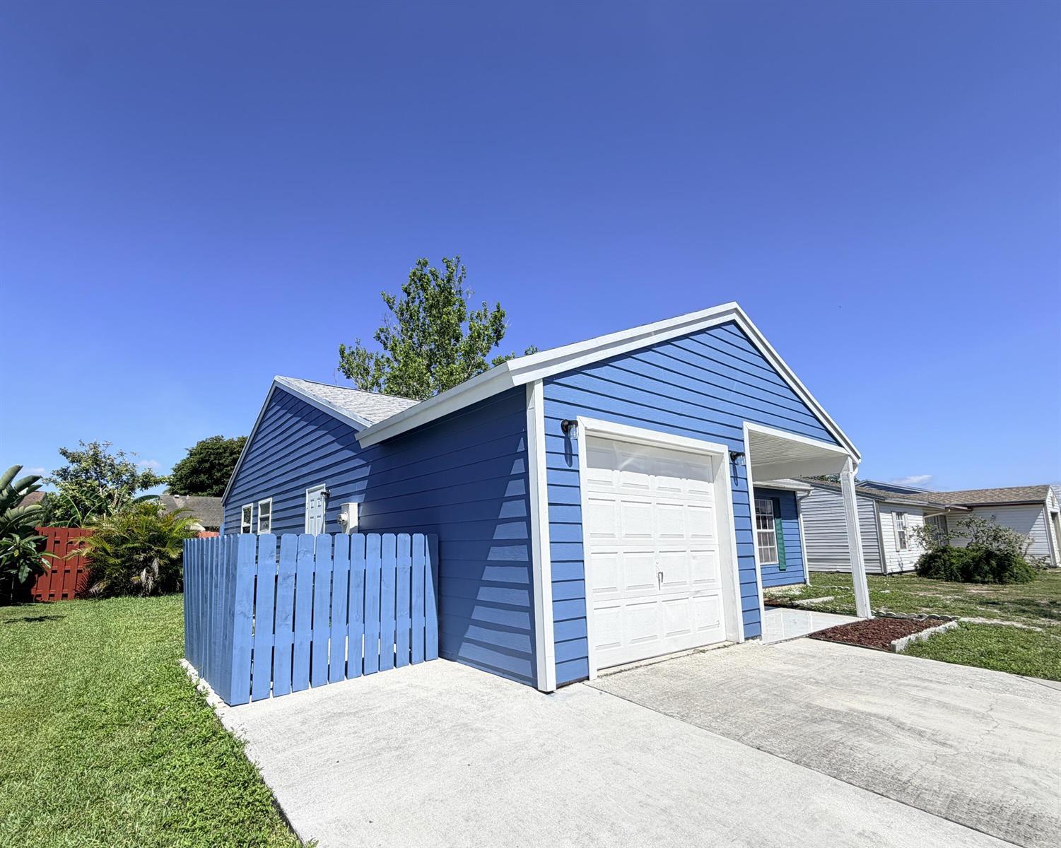 5271 Harwood Lane, Lake Worth FL 33467 photo 2