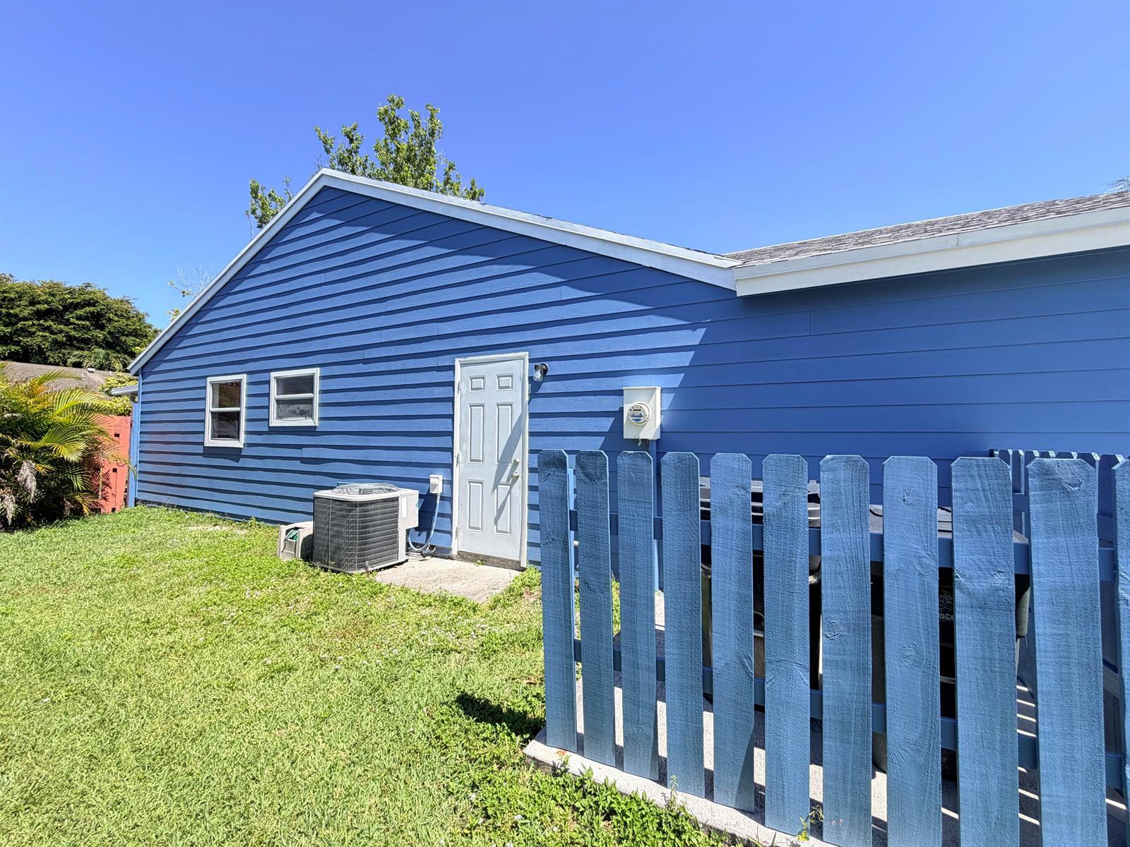 5271 Harwood Lane, Lake Worth FL 33467 photo 4
