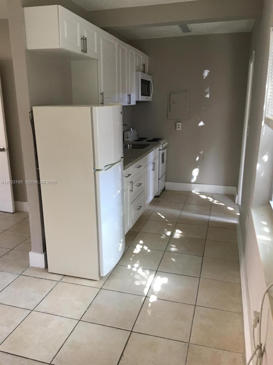 520 SW 4th St # 4, Miami FL 33130 photo 4