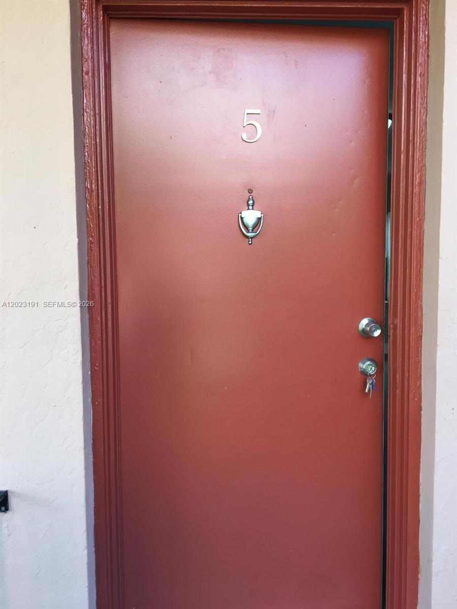 520 SW 4th St # 5, Miami FL 33130