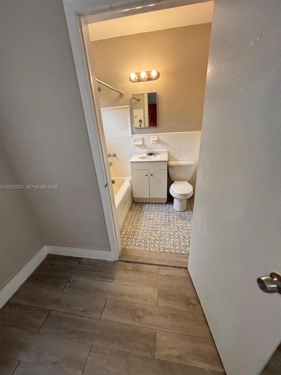 520 SW 4th St # 11, Miami FL 33130 photo 3