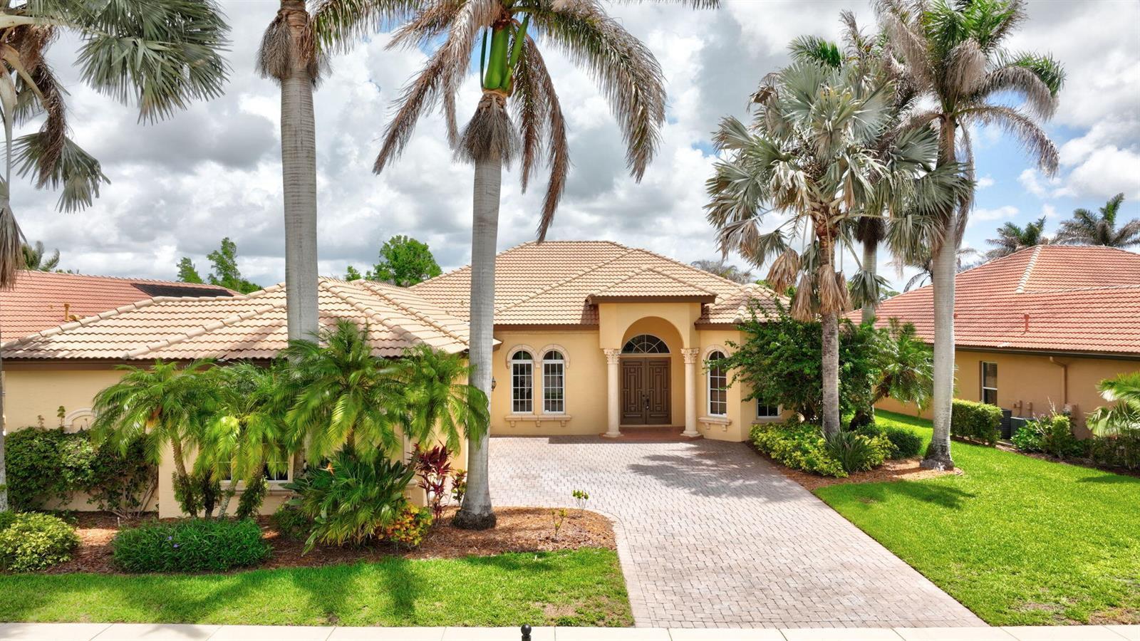 886 SW Grand Reserves Boulevard, Port St. Lucie FL 34986