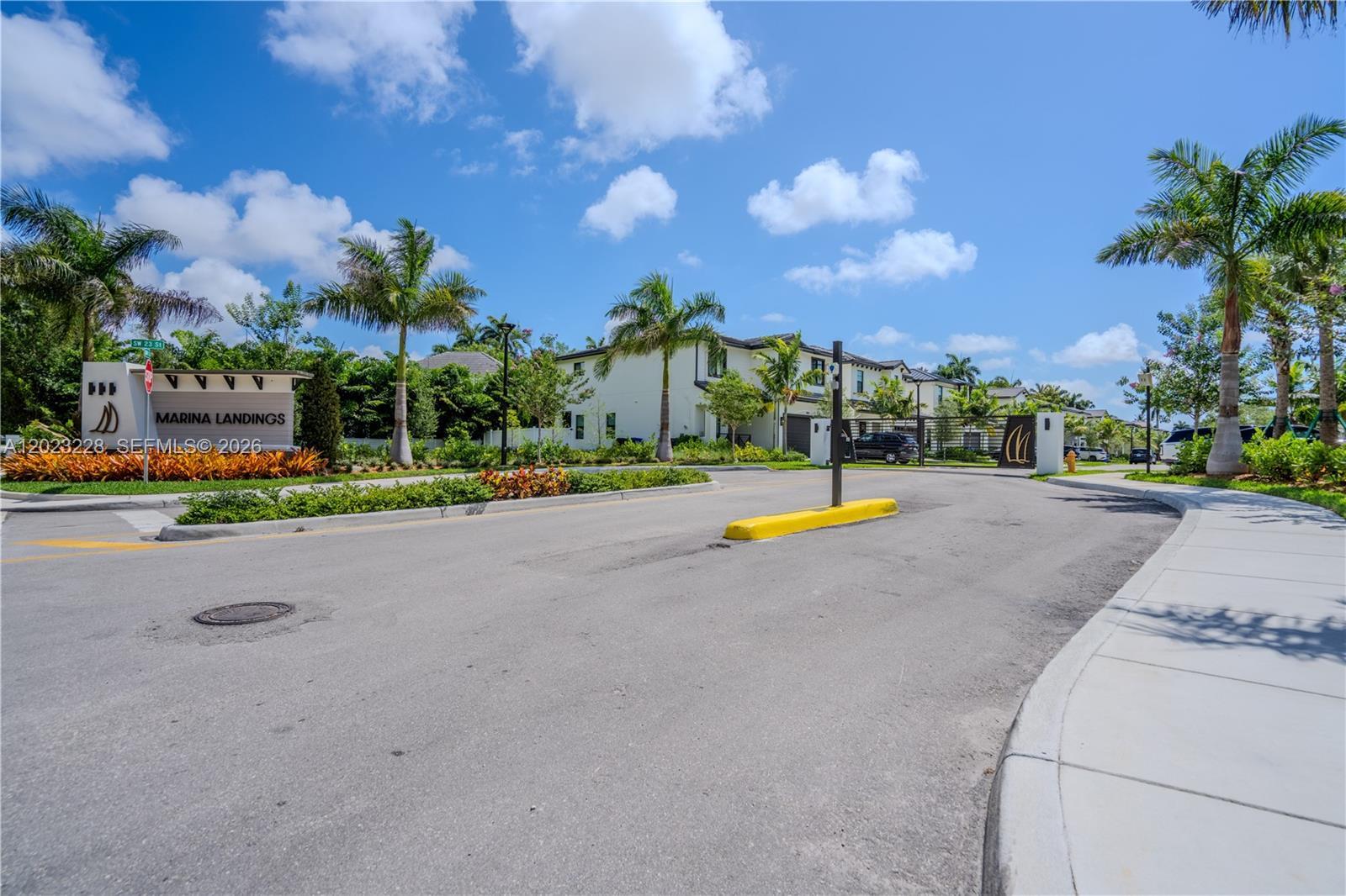 1427 SW 23rd St, Fort Lauderdale FL 33315 photo 2
