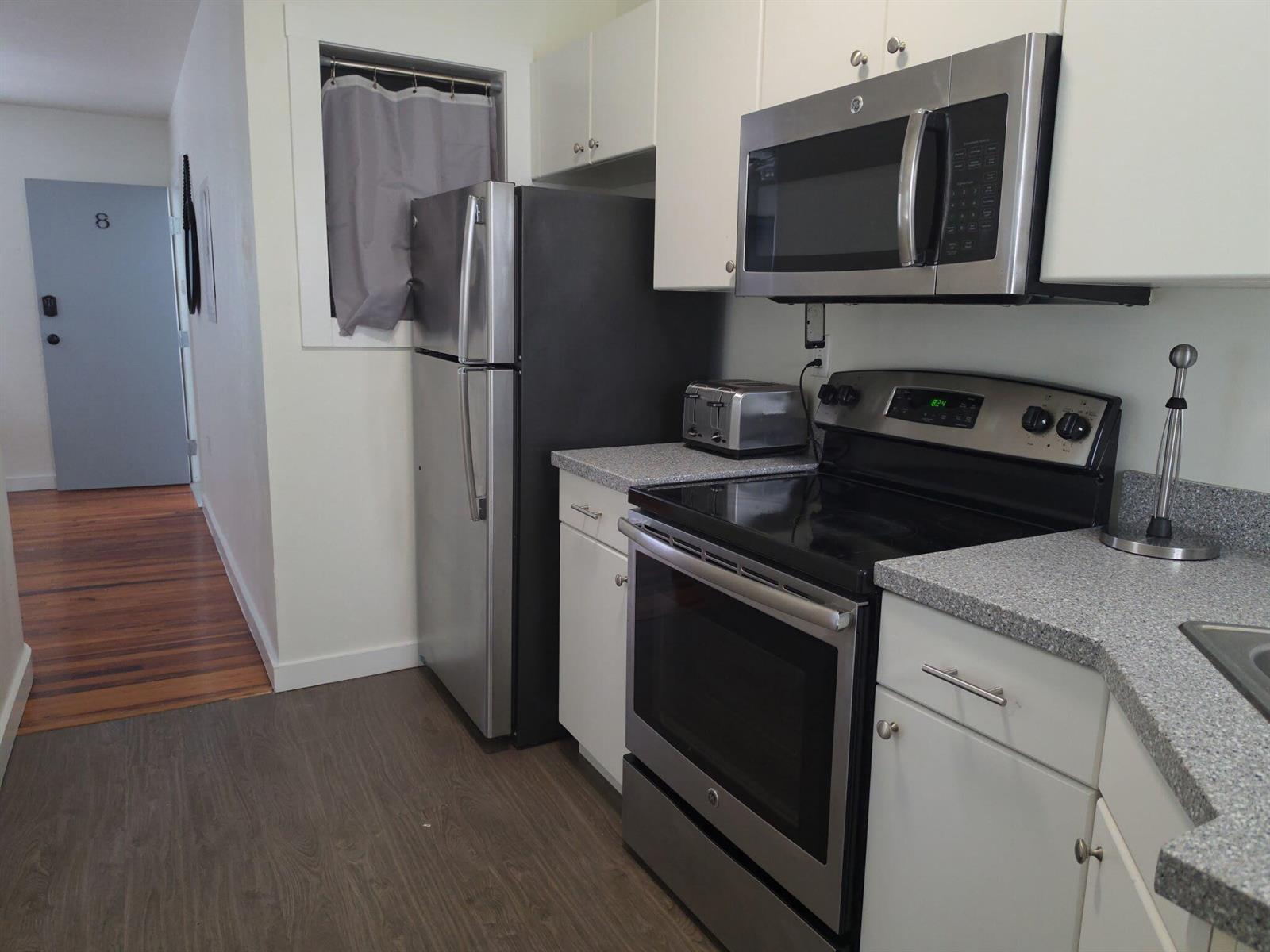 717 2nd Avenue S # 8, FL 33460 photo 2