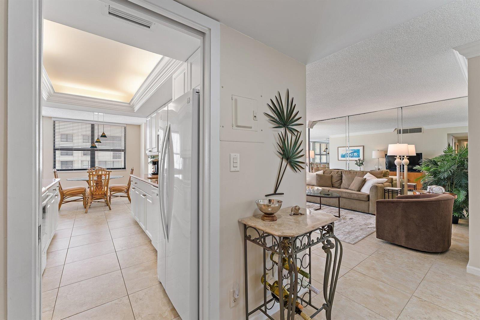 5480 N Ocean Drive, Singer Island FL 33404 photo 4