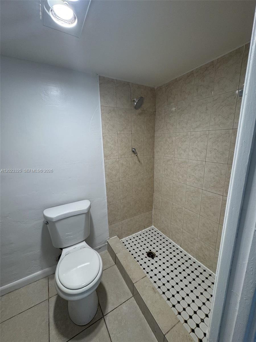 1643 NE Miami Gardens Dr # 121, Miami FL 33179 photo 3