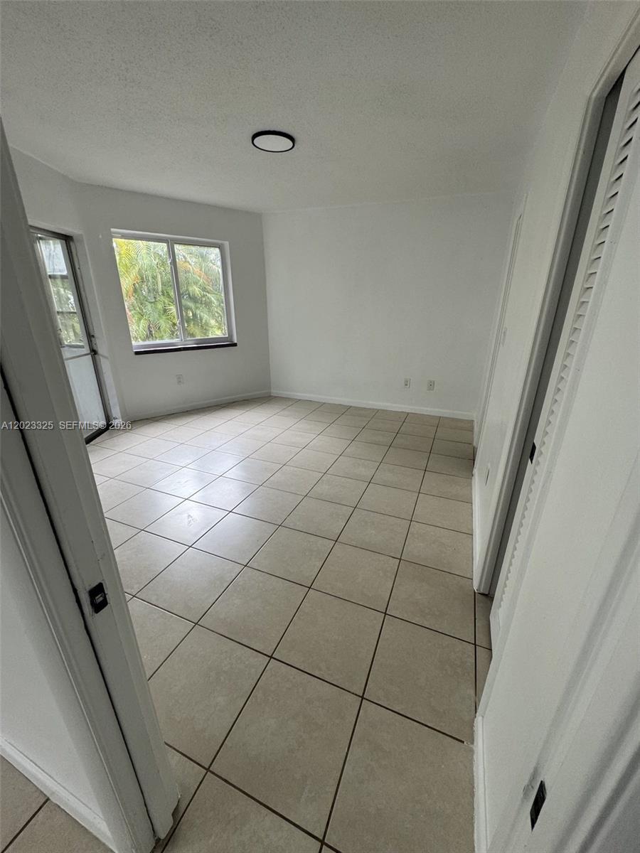 1643 NE Miami Gardens Dr # 121, Miami FL 33179 photo 5