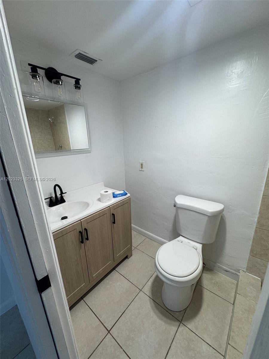 1643 NE Miami Gardens Dr # 121, Miami FL 33179 photo 4