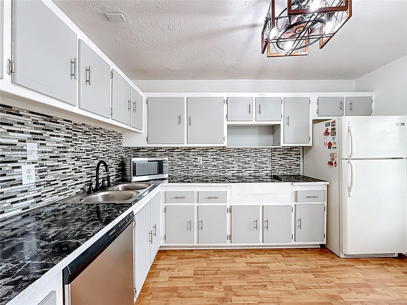 1000 NE 14th Ave # 411, Hallandale Beach FL 33009