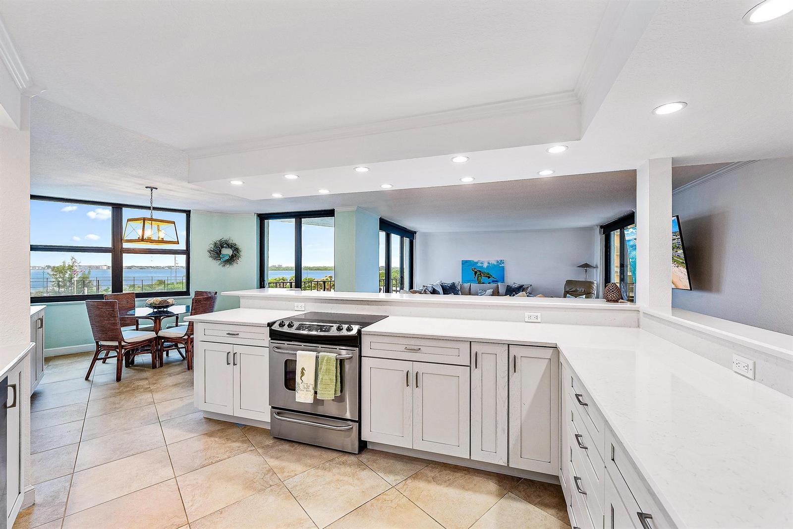 5420 N Ocean Drive # 305, Singer Island FL 33404 photo 5