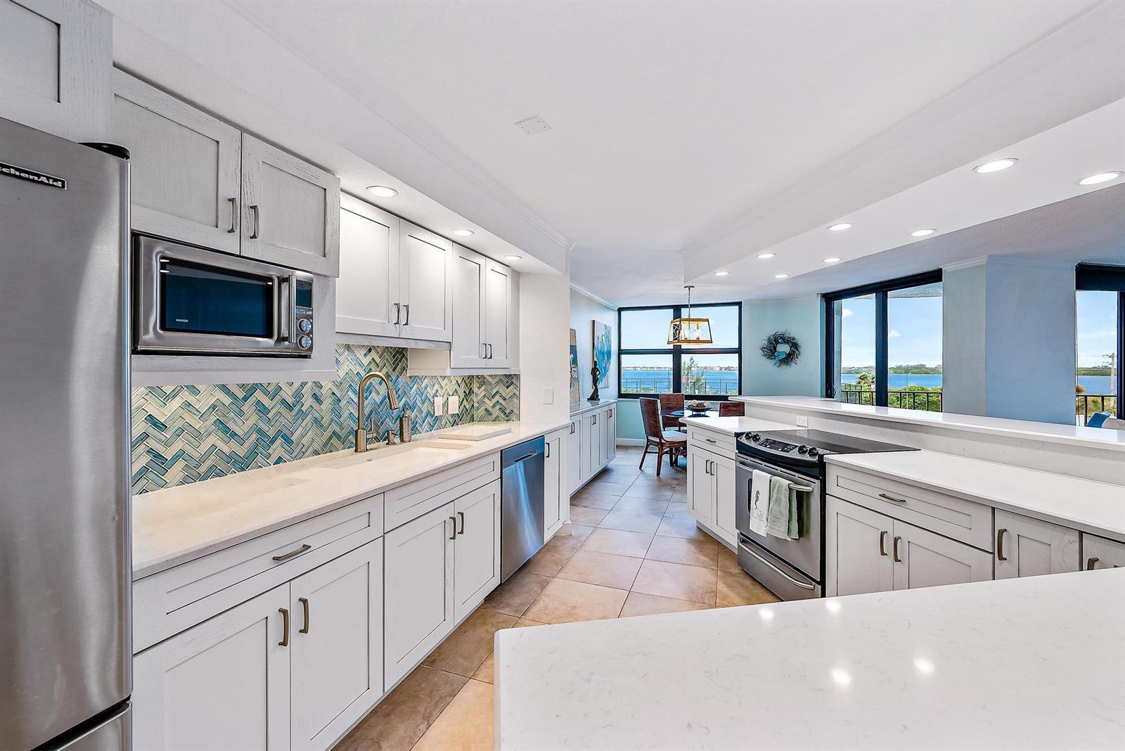 5420 N Ocean Drive # 305, Singer Island FL 33404 photo 4
