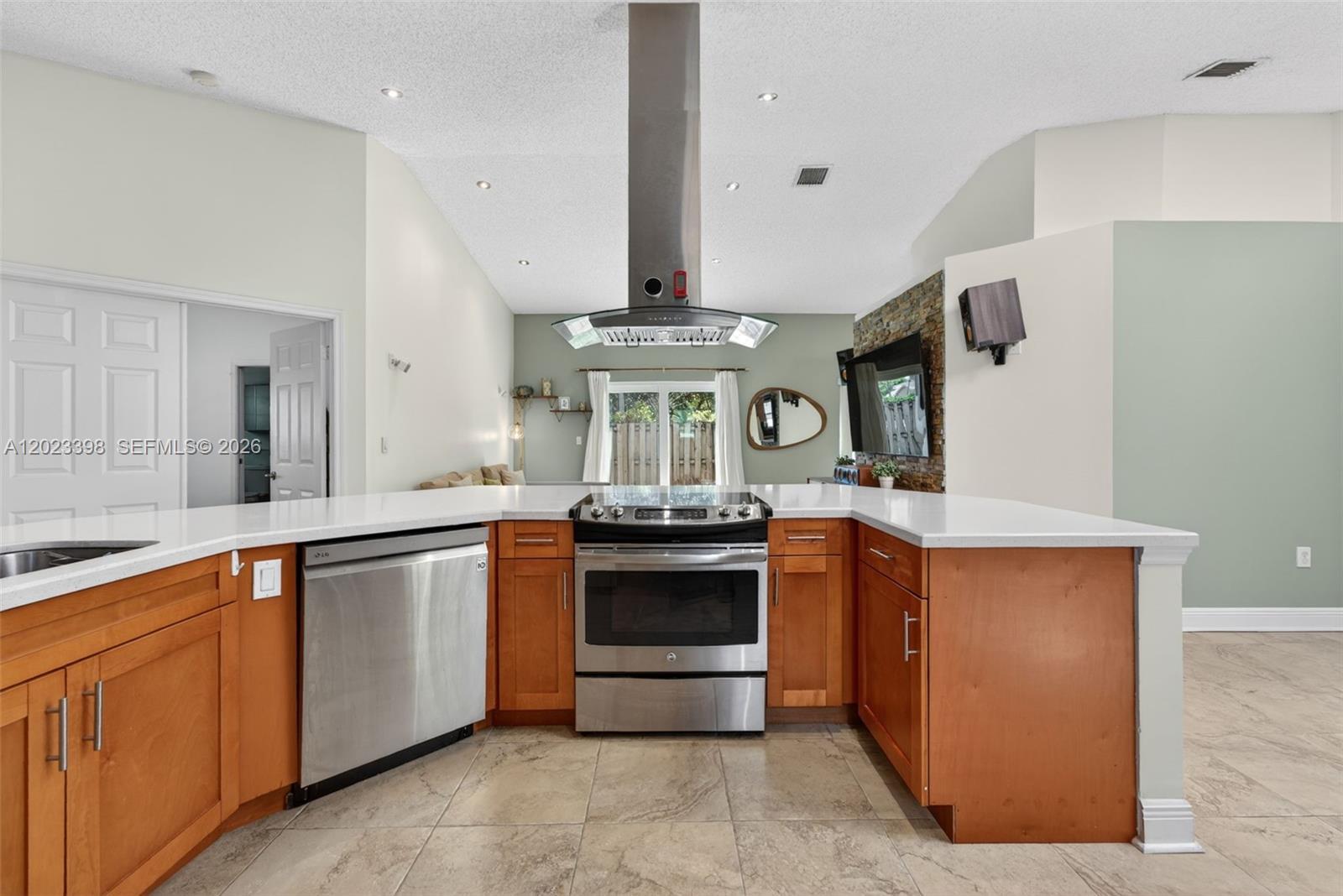 14421 SW 155th Pl, Miami FL 33196 photo 2