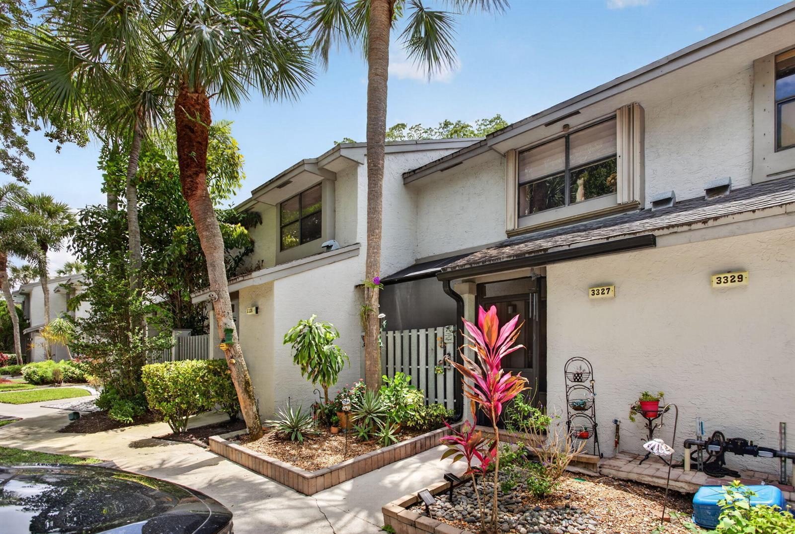 3327 Carambola Circle S, Coconut Creek FL 33066 photo 2