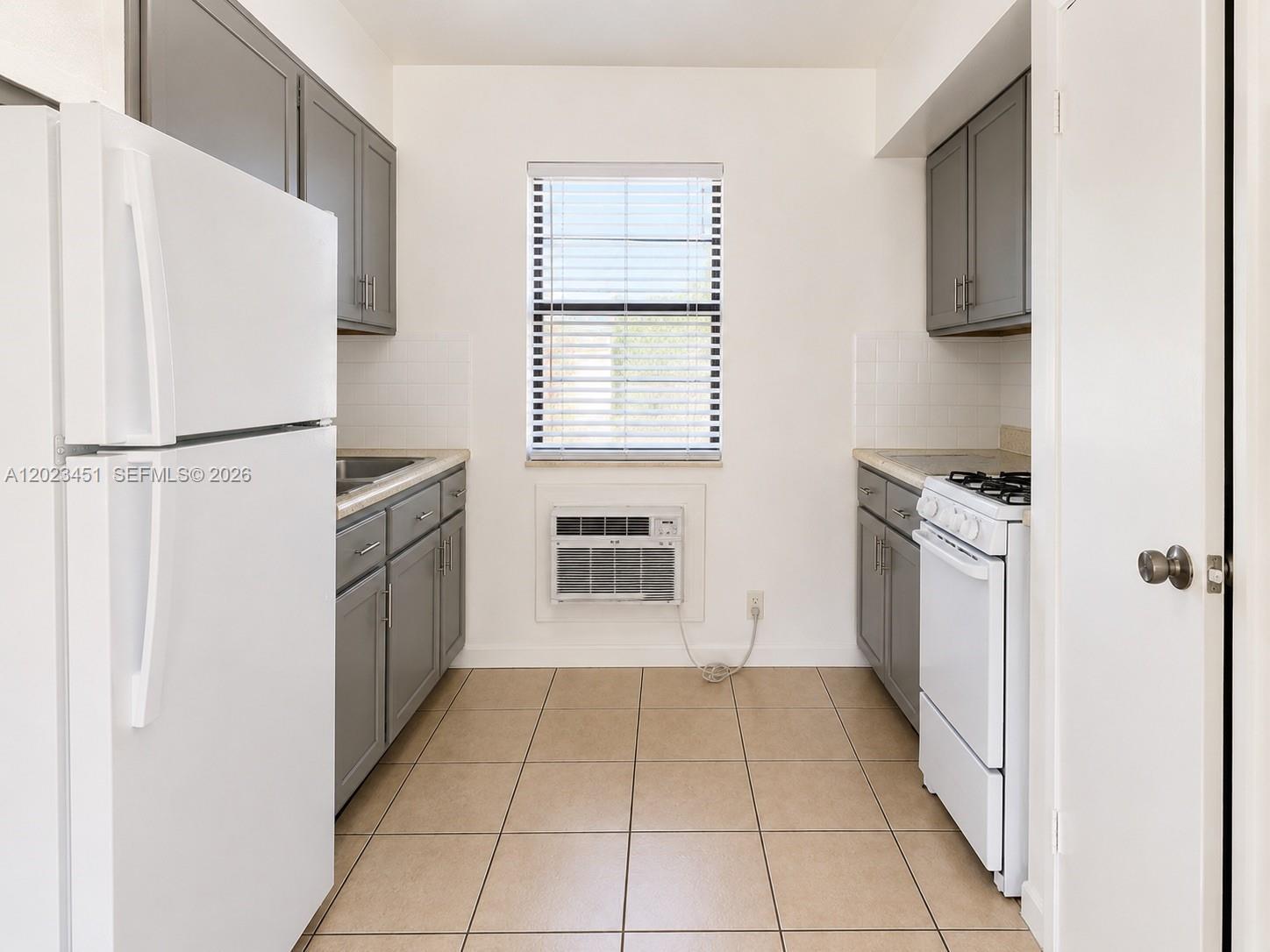 1741-1743 Moffett St, Hollywood FL 33020 photo 4