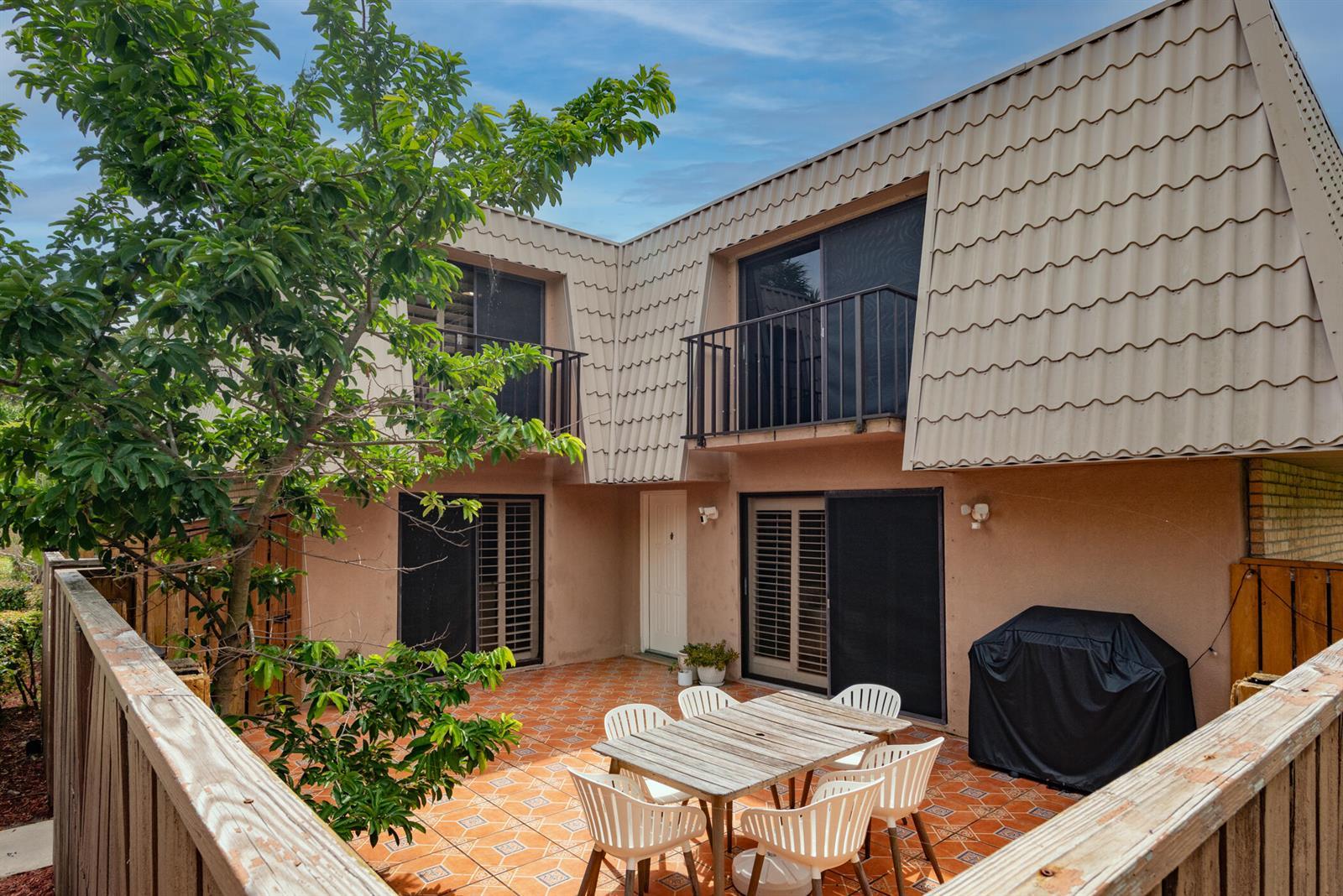 5821 58th Way, West Palm Beach FL 33409 photo 2