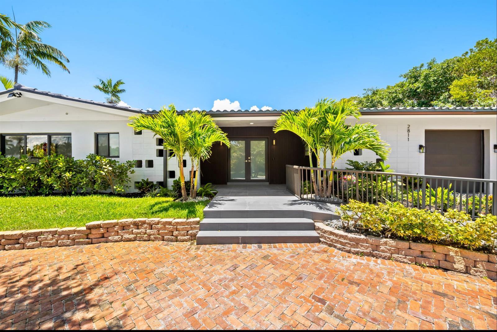 2811 NE 53rd Court, Lighthouse Point FL 33064 photo 2