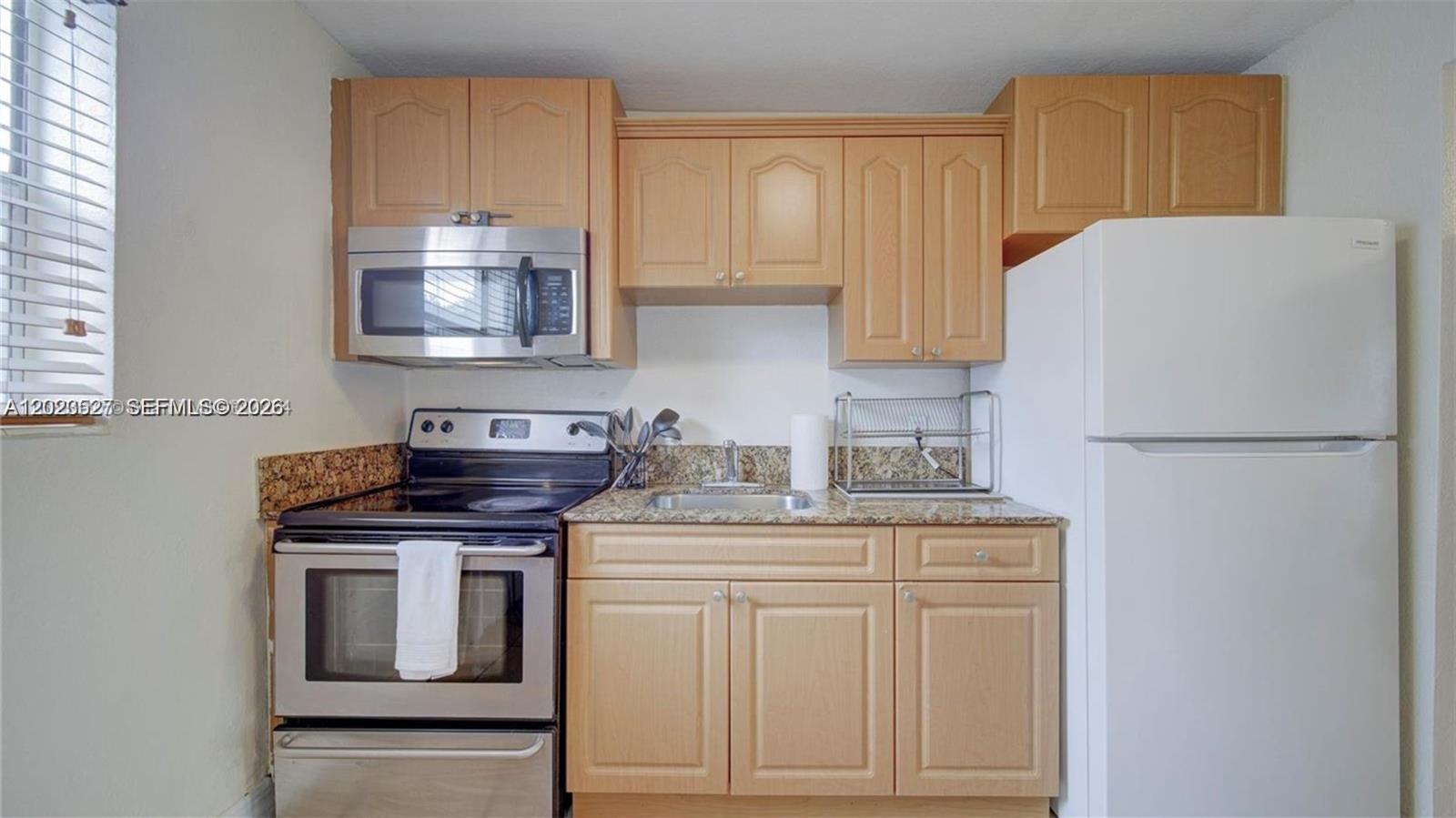 427 SW 6th St # 2, Miami FL 33130 photo 3
