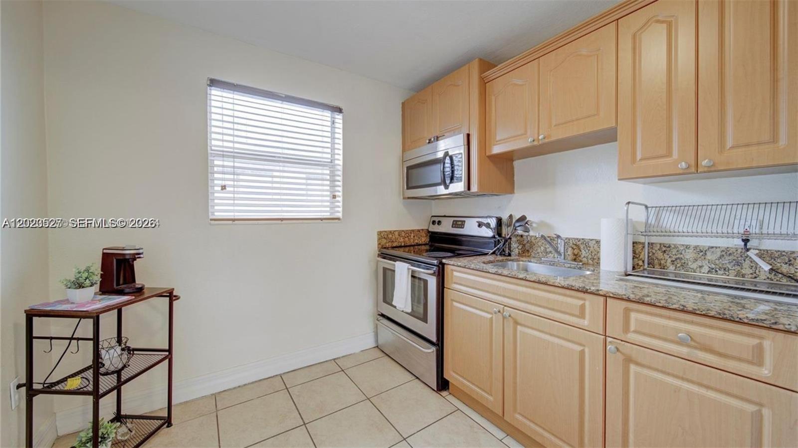 427 SW 6th St # 2, Miami FL 33130 photo 4