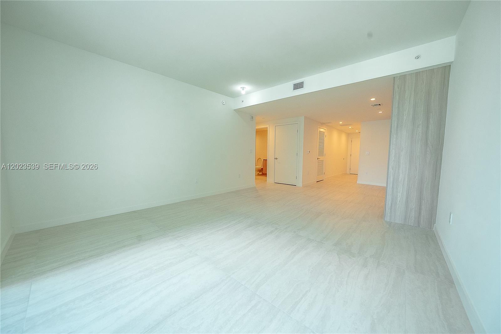 77 SE 5th St # 2203, Miami FL 33131 photo 4