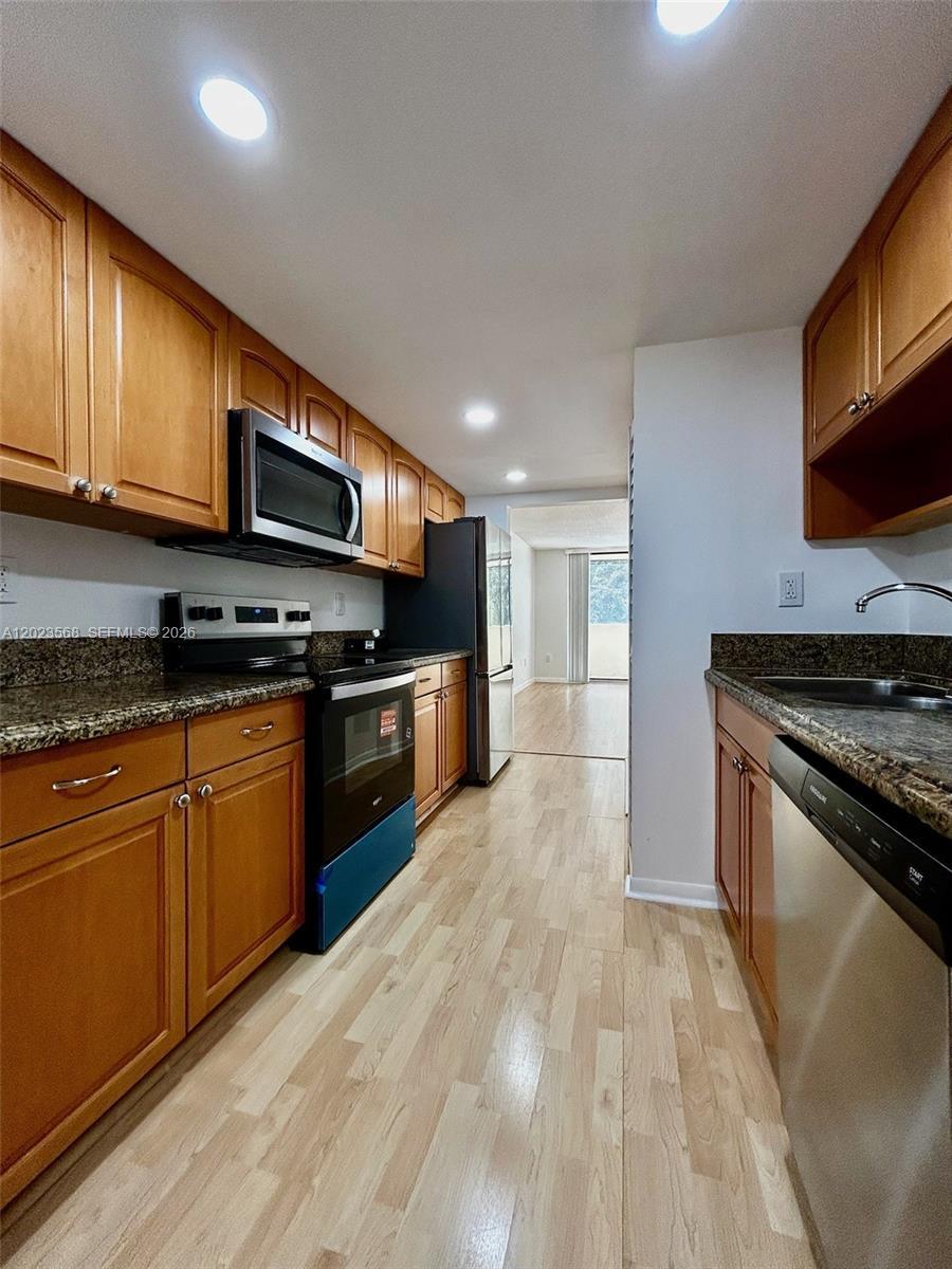 7451 NW 16th St # 304, Plantation FL 33313 photo 2