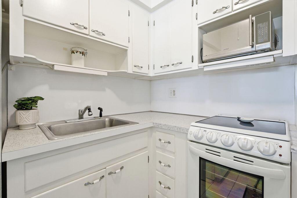 801 Atlantic Shores Boulevard # 208, Hallandale Beach FL 33009 photo 2