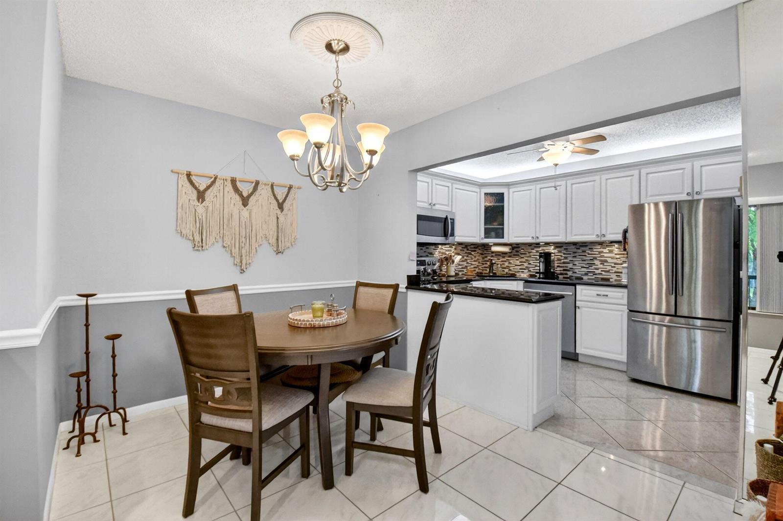 207 Pine Hov Circle # D2, FL 33463 photo 3
