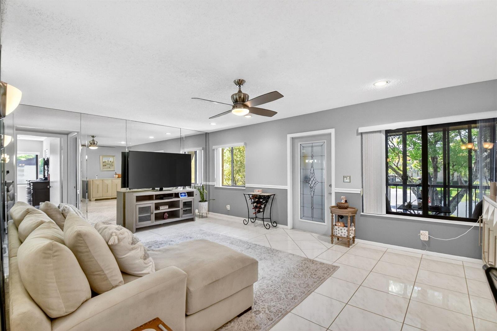 207 Pine Hov Circle # D2, FL 33463 photo 5