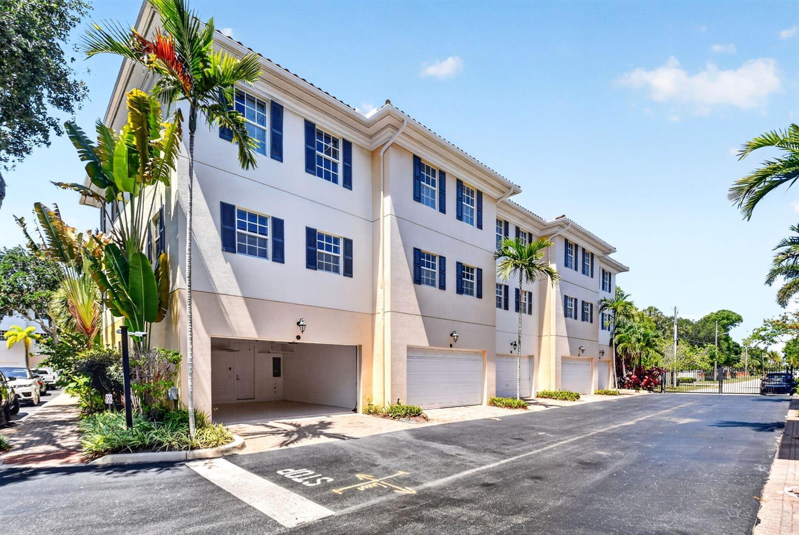 2502 N Dixie Highway # 32, FL 33460 photo 3