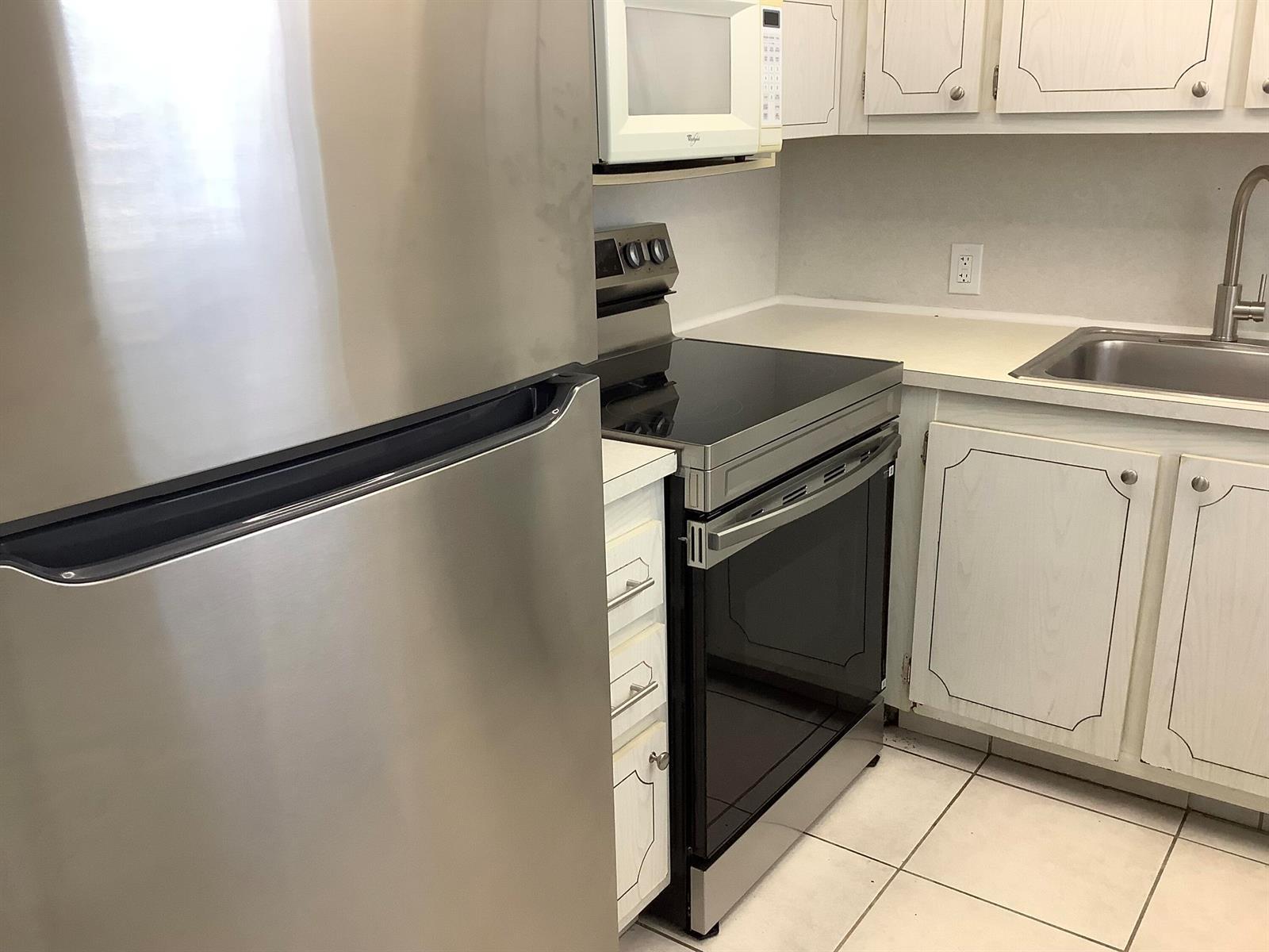 560 Fanshaw # 560, Boca Raton FL 33434 photo 2