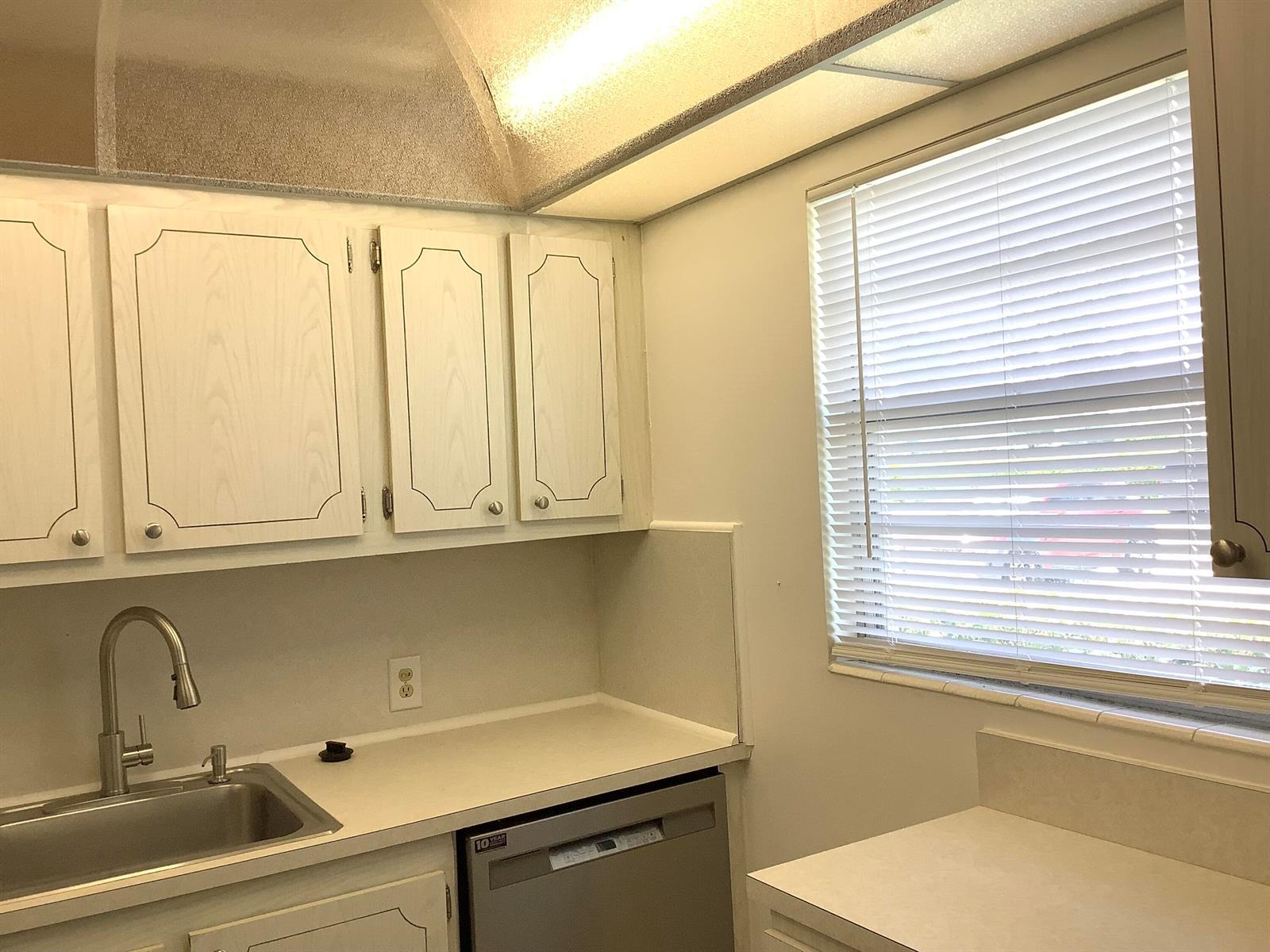 560 Fanshaw # 560, Boca Raton FL 33434 photo 4