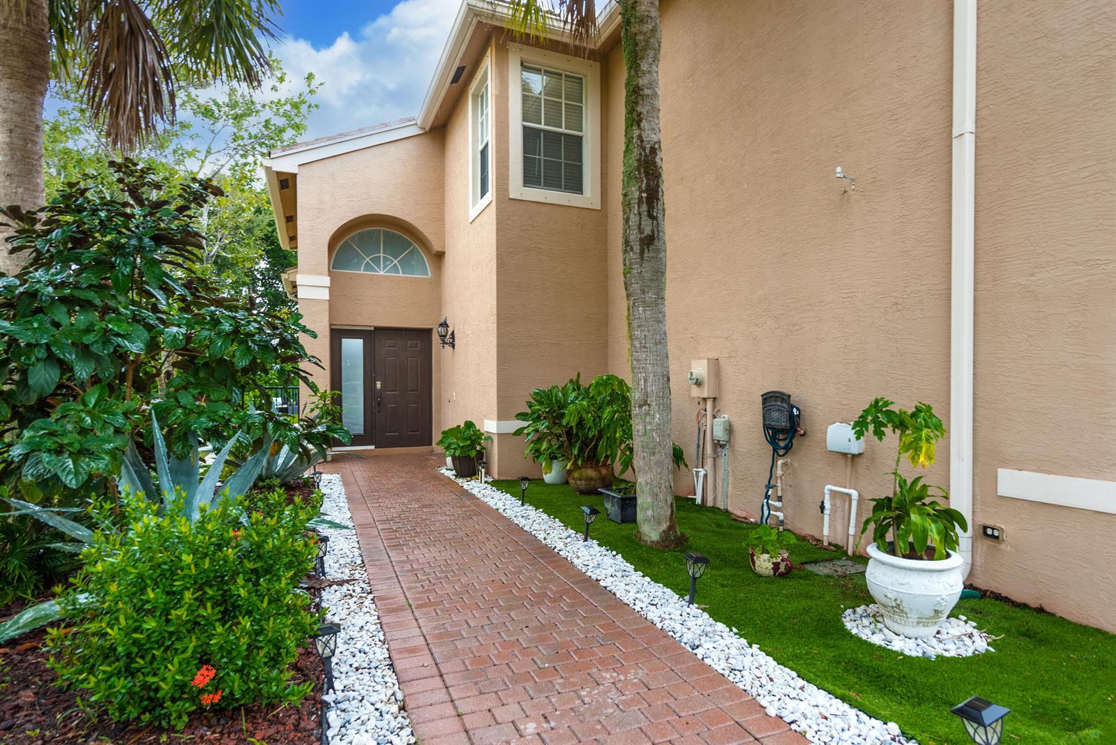 622 S Peppergrass Run S, Royal Palm Beach FL 33411 photo 2