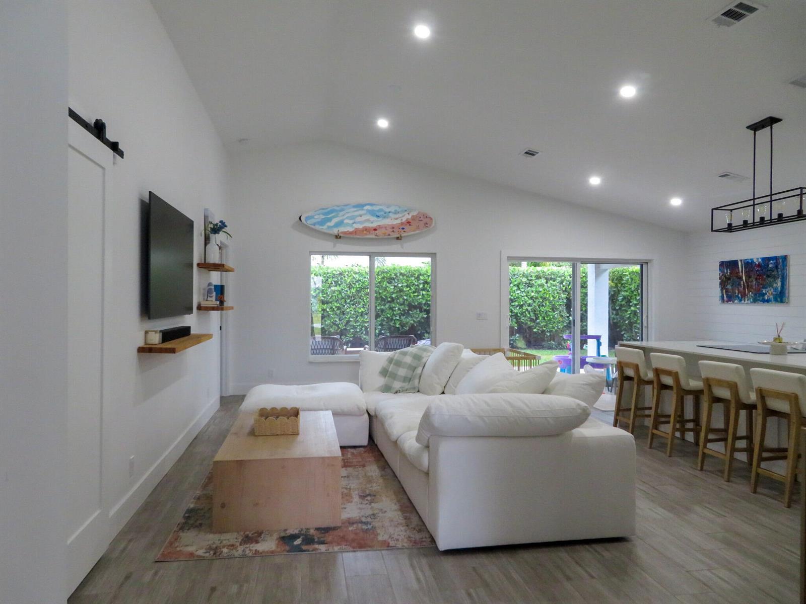 6070 Garrett Street, Jupiter FL 33458 photo 2