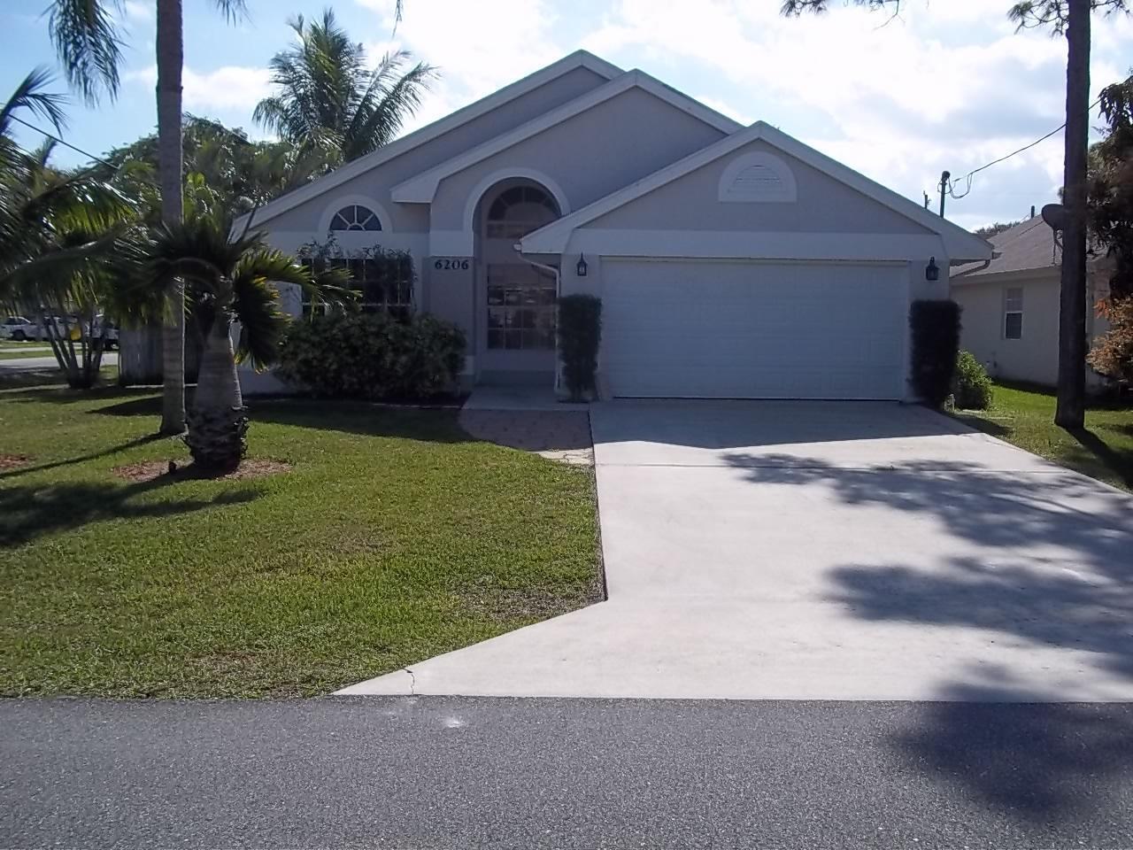 6206 Lucerne Street, Jupiter FL 33458 photo 2