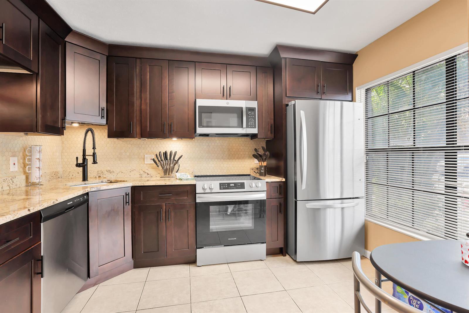 5023 E Society Pl Place E, West Palm Beach FL 33415 photo 5