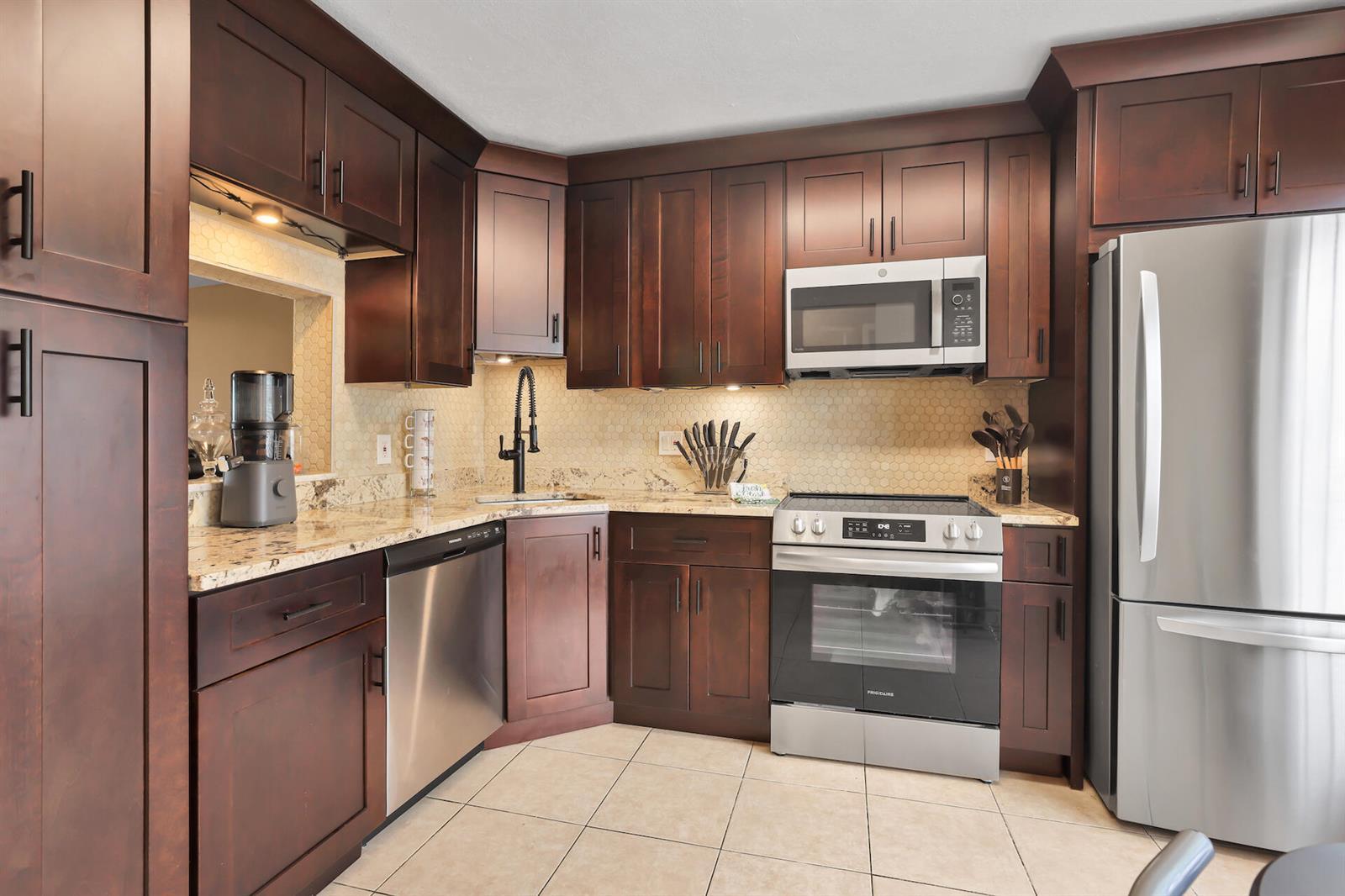 5023 E Society Pl Place E, West Palm Beach FL 33415 photo 4