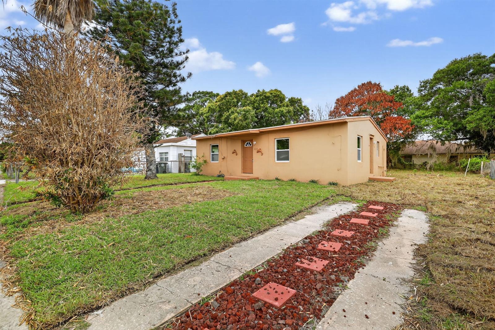 405 N 22nd Street, Fort Pierce FL 34950 photo 2
