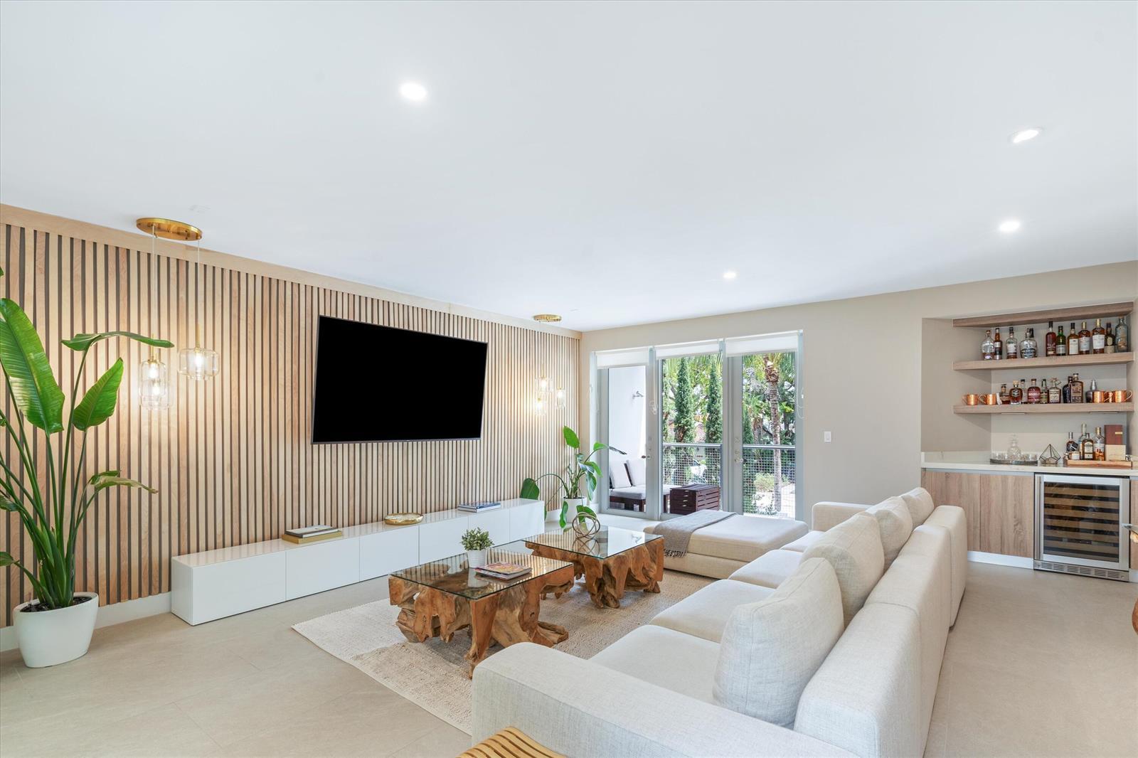 1509 NE 4th Place, Fort Lauderdale FL 33301 photo 2