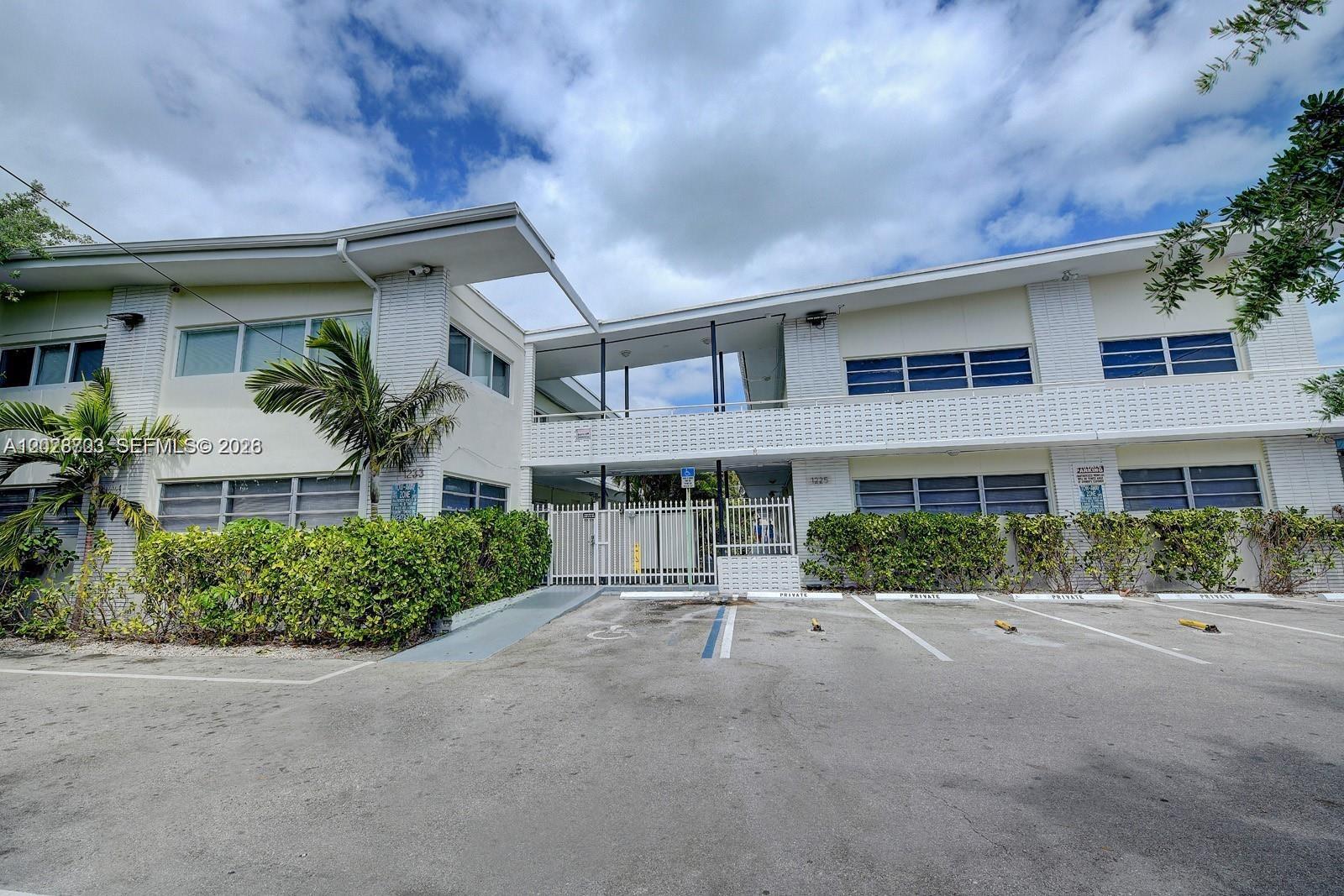 1233 Marseille Dr # 5, Miami Beach FL 33141