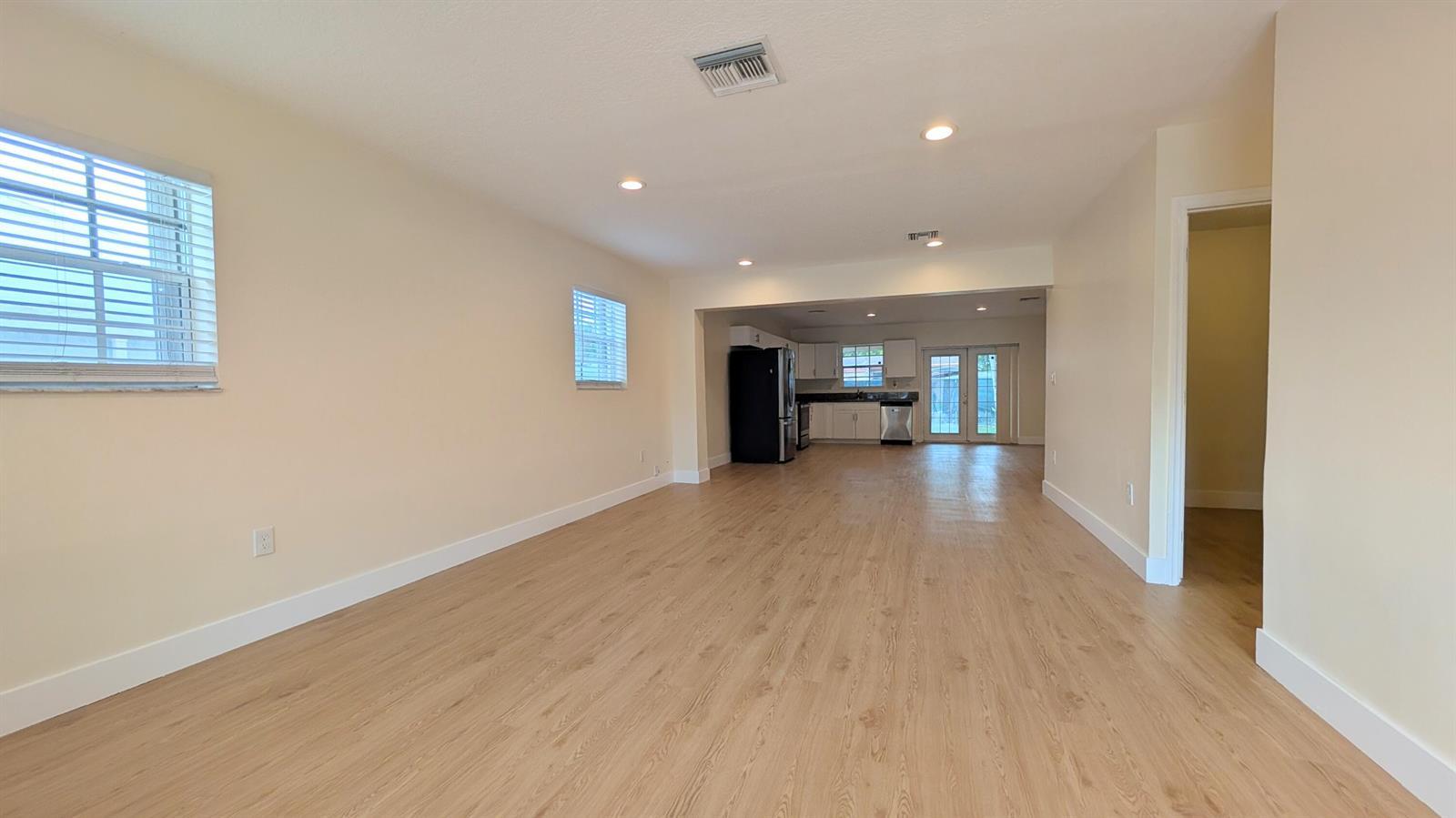 541 N 68th Way, Hollywood FL 33024 photo 3