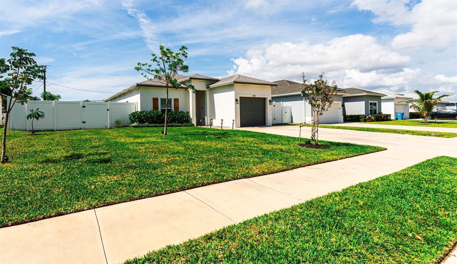 842 NW 9th Avenue, Boynton Beach FL 33426 photo 2