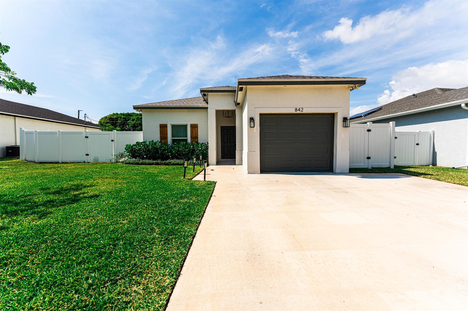 842 NW 9th Avenue, Boynton Beach FL 33426