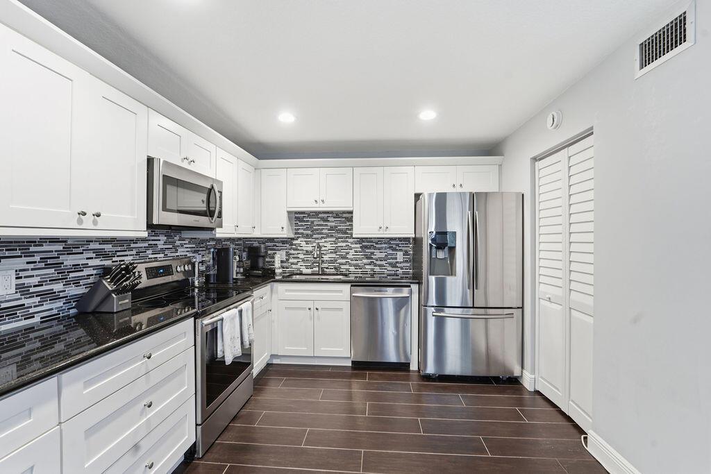 4759 Sable Pine Circle # B2, West Palm Beach FL 33417 photo 3