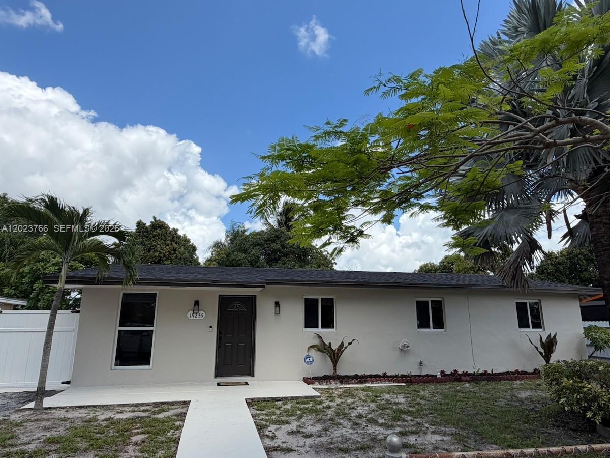 19255 NW 47th Pl, Miami Gardens FL 33055