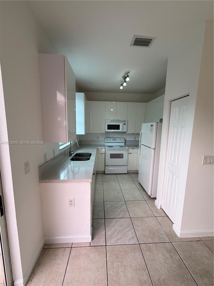 607 NE 21st Ter, Homestead FL 33033 photo 5