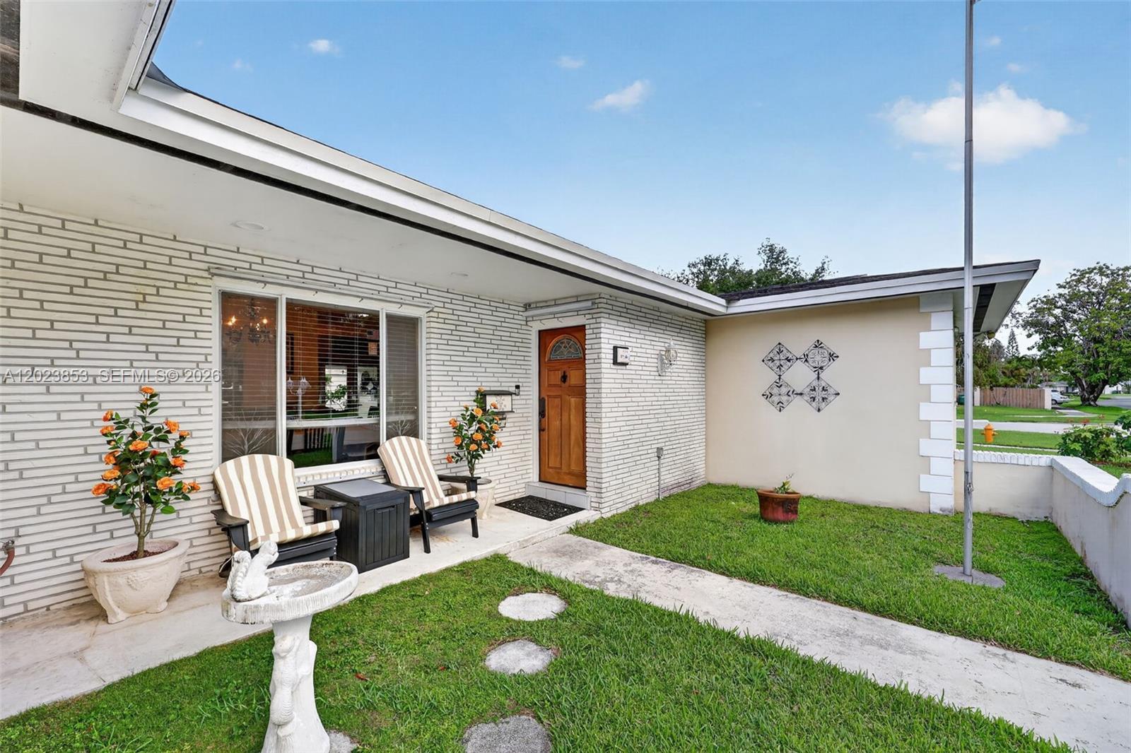 18543 SW 91st Ave, Cutler Bay FL 33157 photo 2