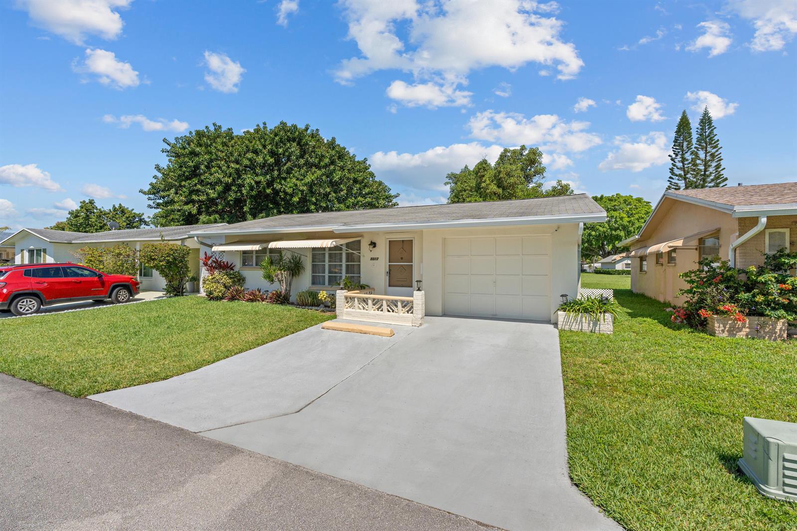 5017 NW 49th Road, Tamarac FL 33319 photo 2