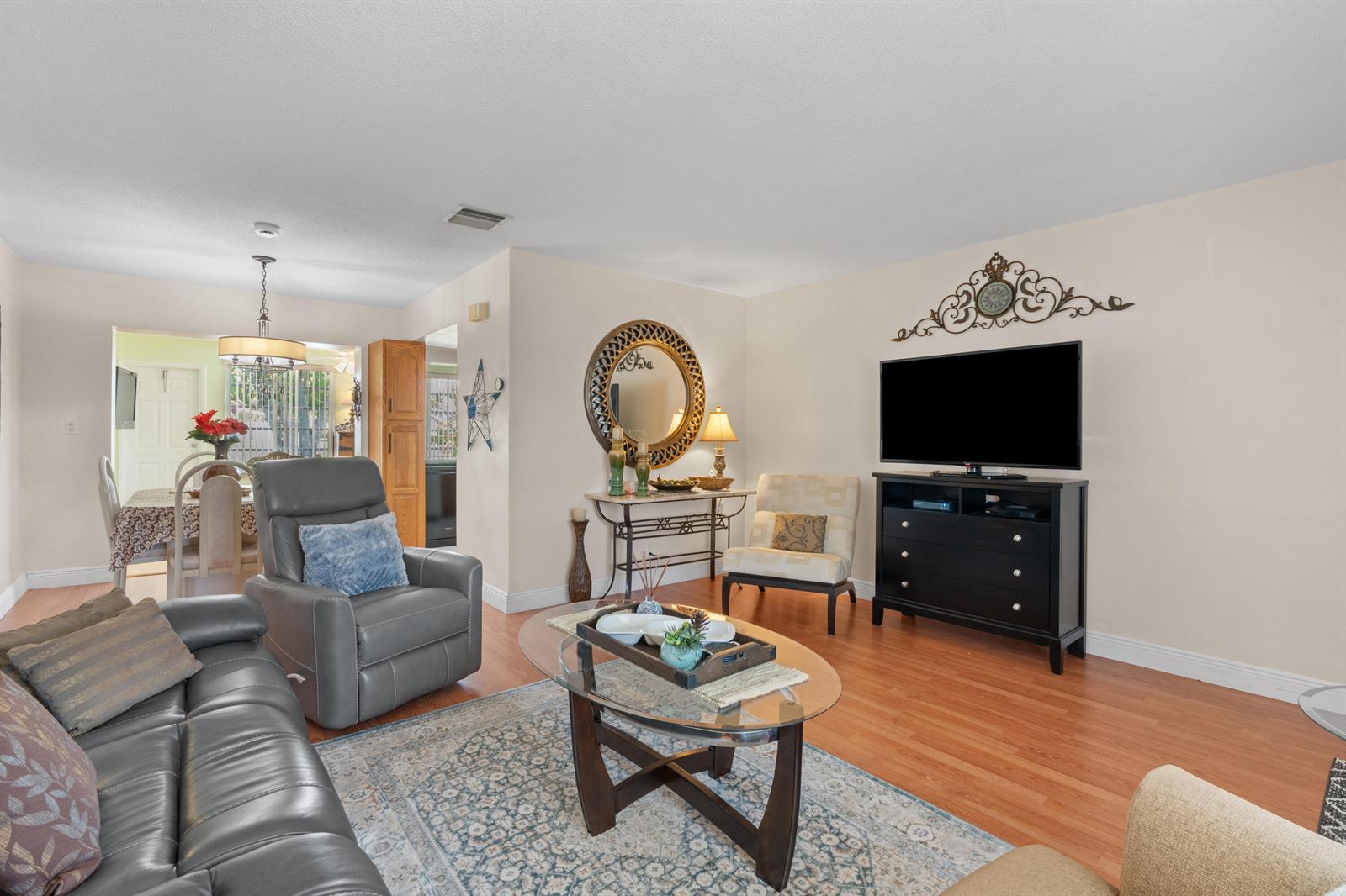 5017 NW 49th Road, Tamarac FL 33319 photo 5