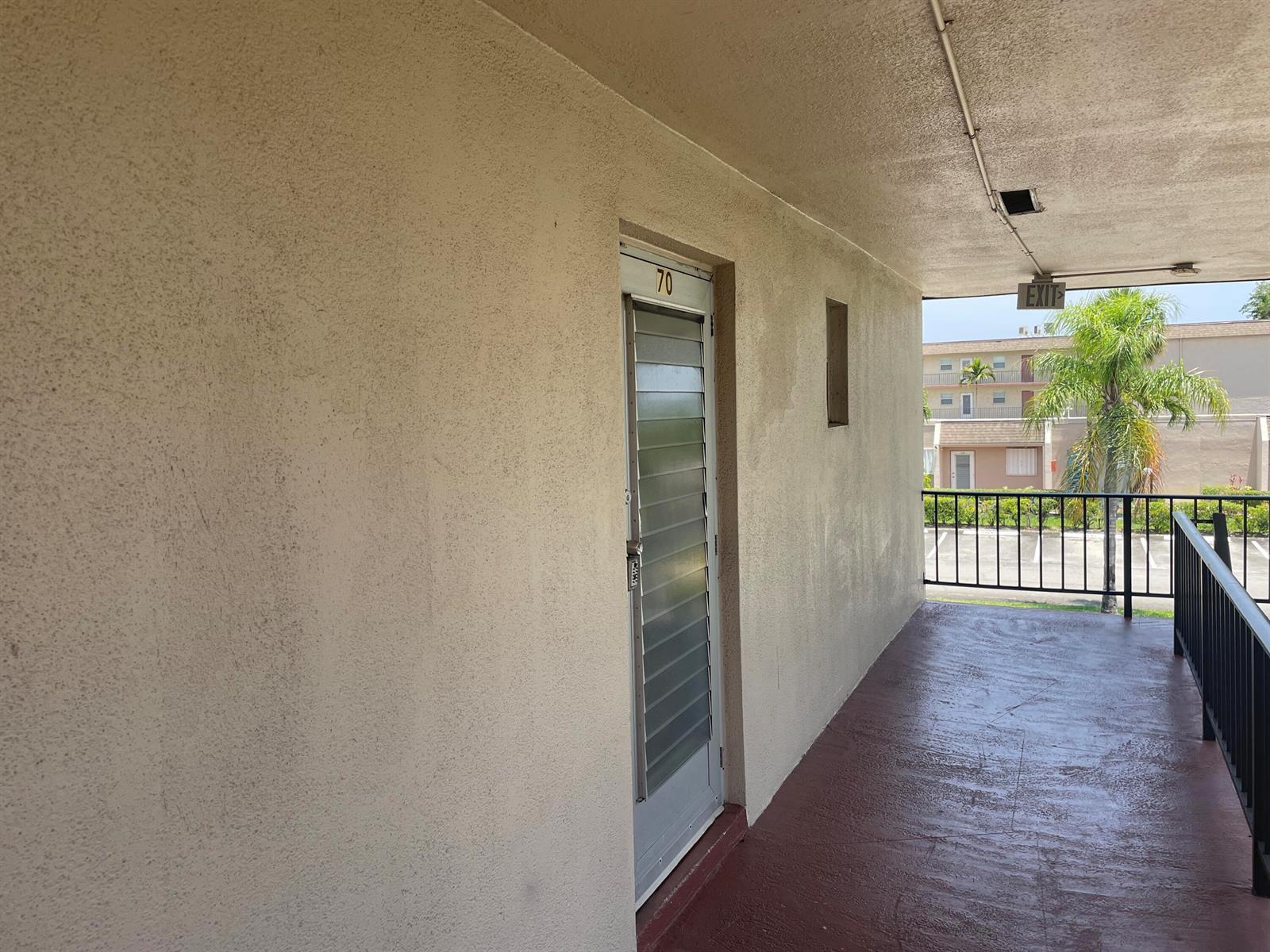 506 Davis Road # 70, Palm Springs FL 33461 photo 2