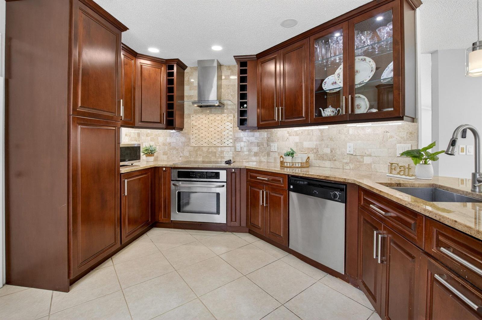 9901 Majorca Place, Boca Raton FL 33434 photo 2